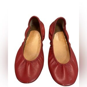 Tieks by Gavrieli in Cardinal Red